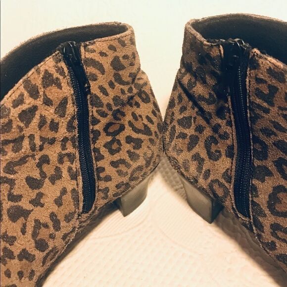 Munro leopard suede ankle boots - Picture 2 of 6
